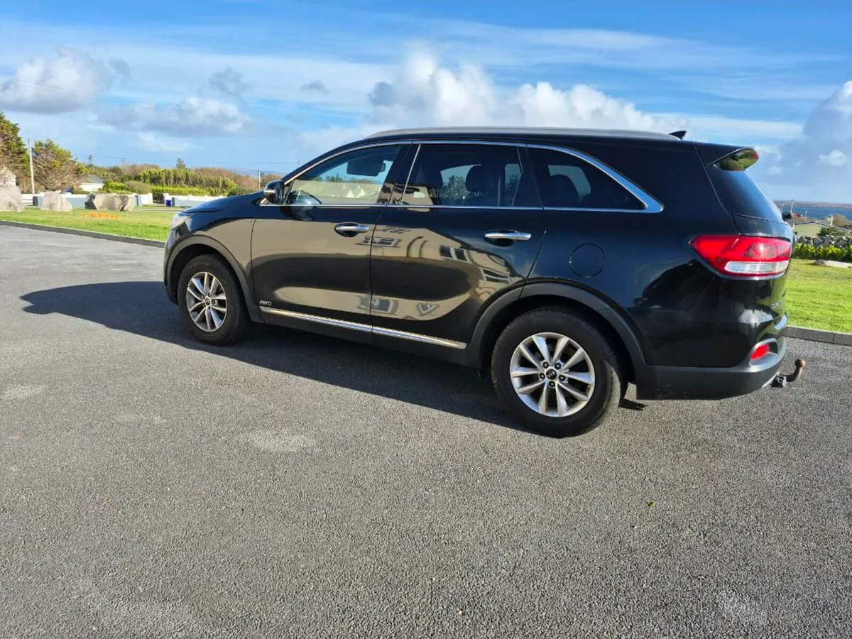 2017 kia Sorento 4x4 7 seater - Image 2