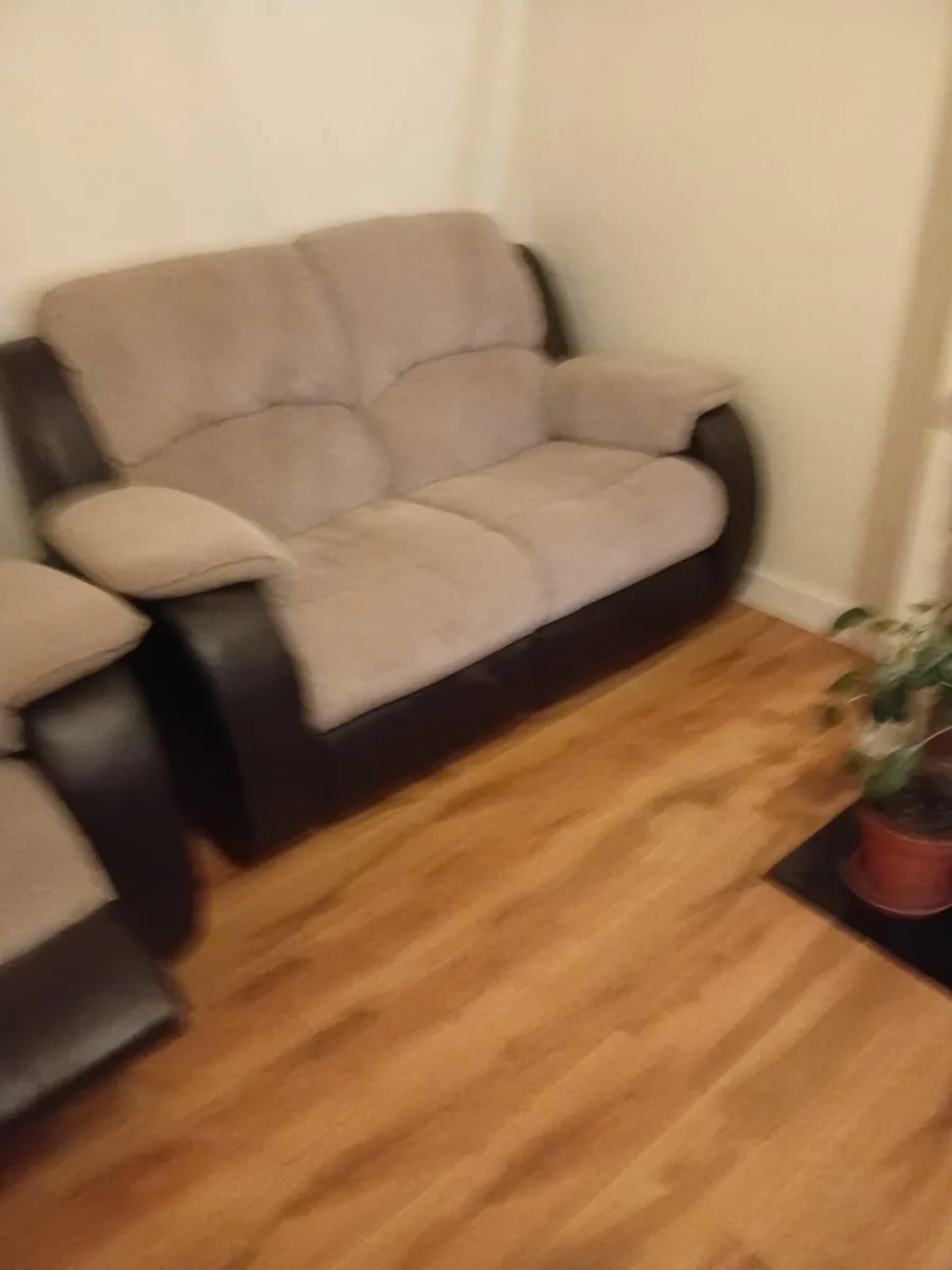 3 piece suite of reclining furniture - Image 2