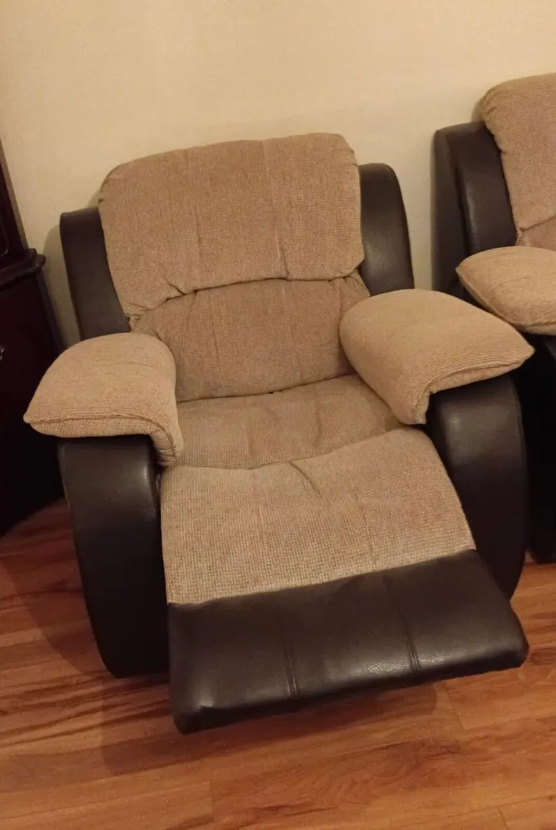 3 piece suite of reclining furniture - Image 3