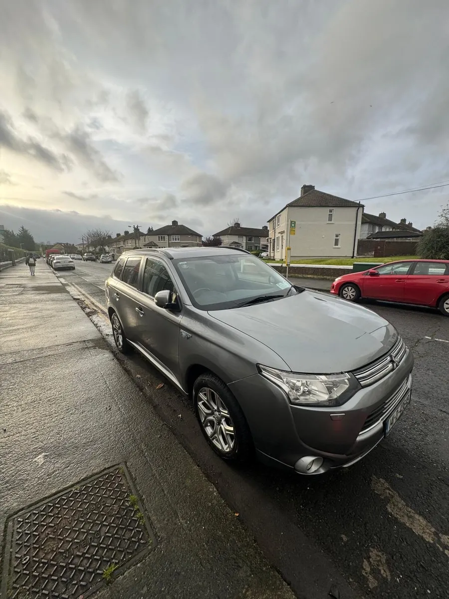 Mistubishi outlander 2014 nct 07/2026 c descriptio - Image 2