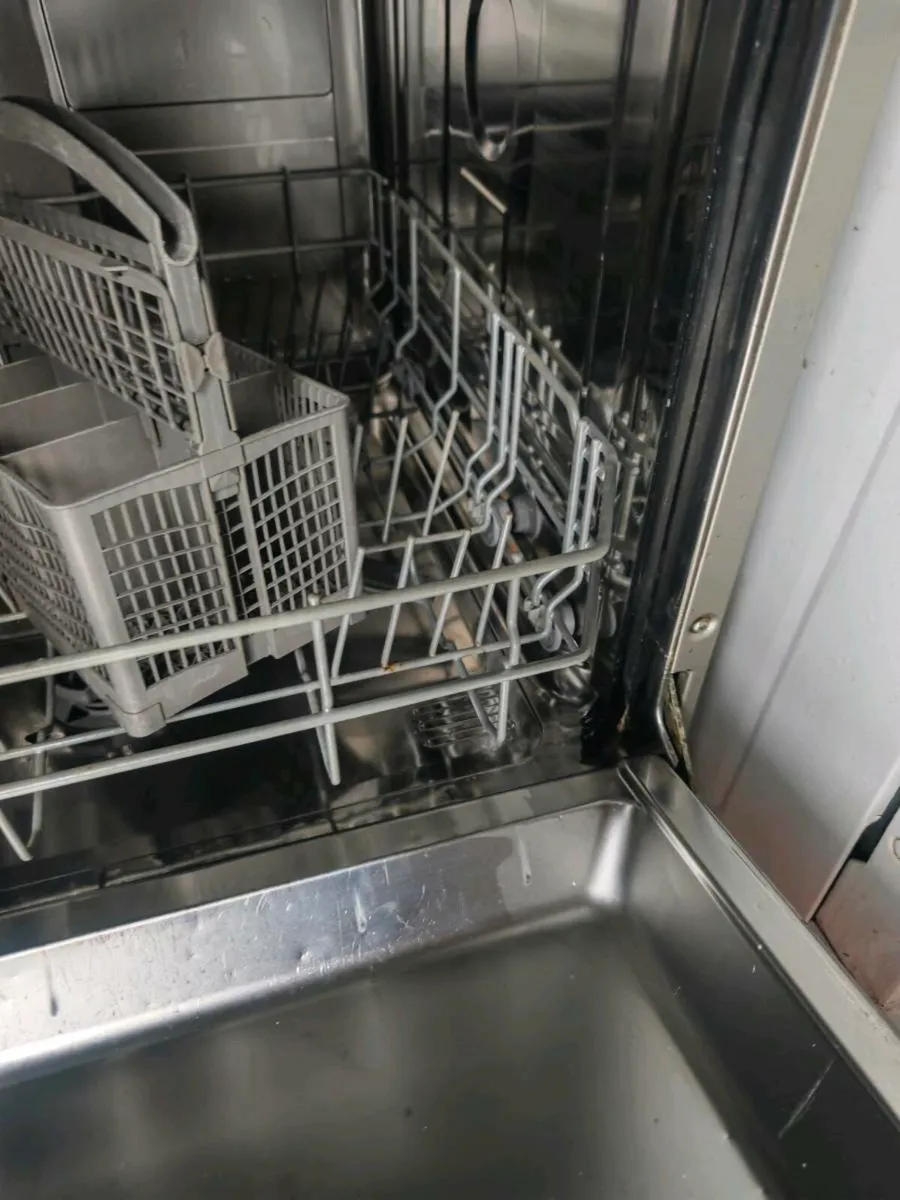 Bosch series 4 dishwasher - Image 3