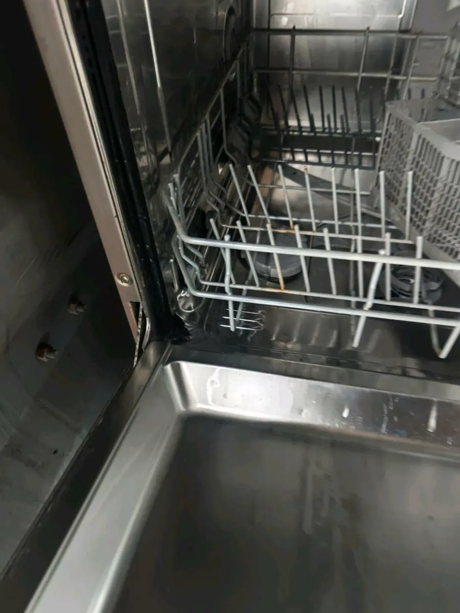 Bosch series 4 dishwasher - Image 4