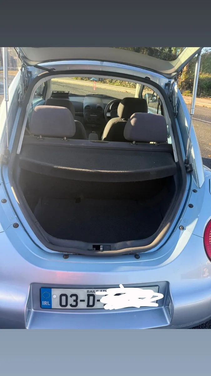 Volkswagen Beetle - Image 4