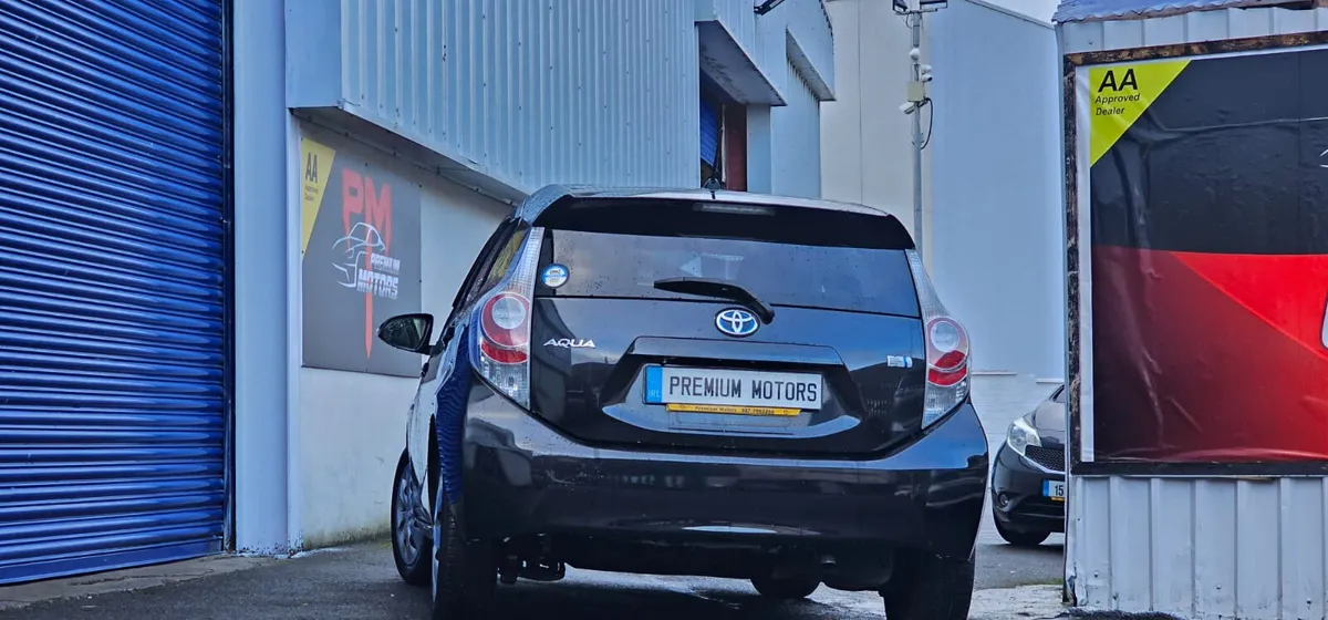 Toyota Aqua Hybrid - Image 4