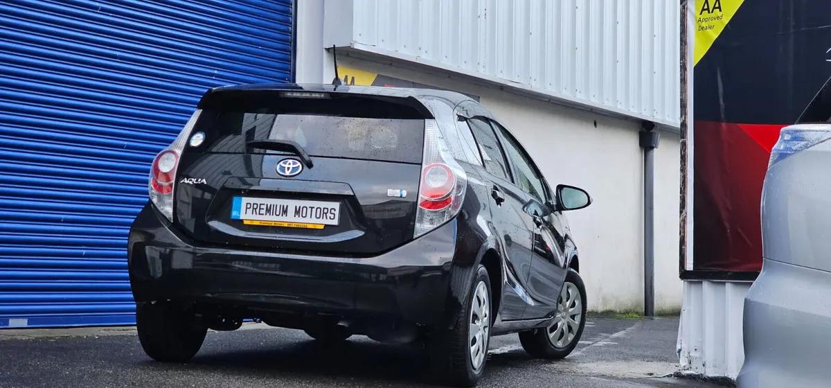 Toyota Aqua Hybrid - Image 3