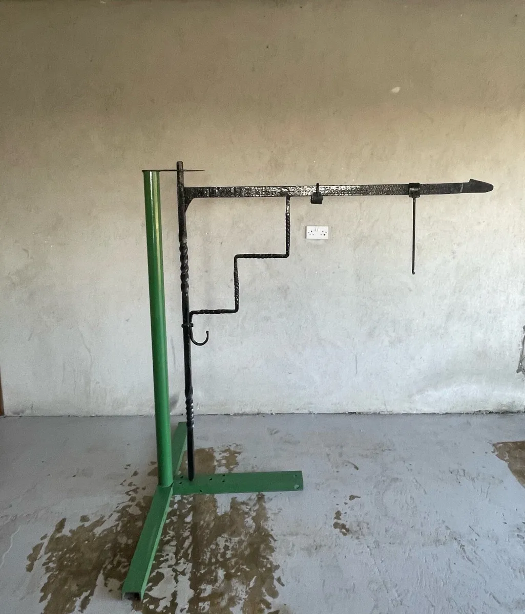 Fire crane - Image 1