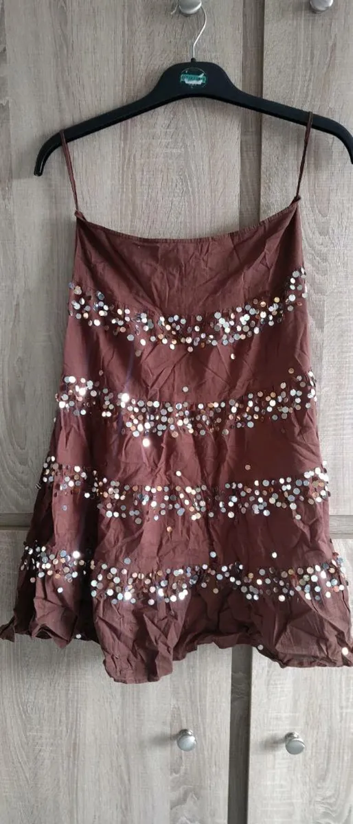 Hoi polloi skirt brown or black size small - Image 1