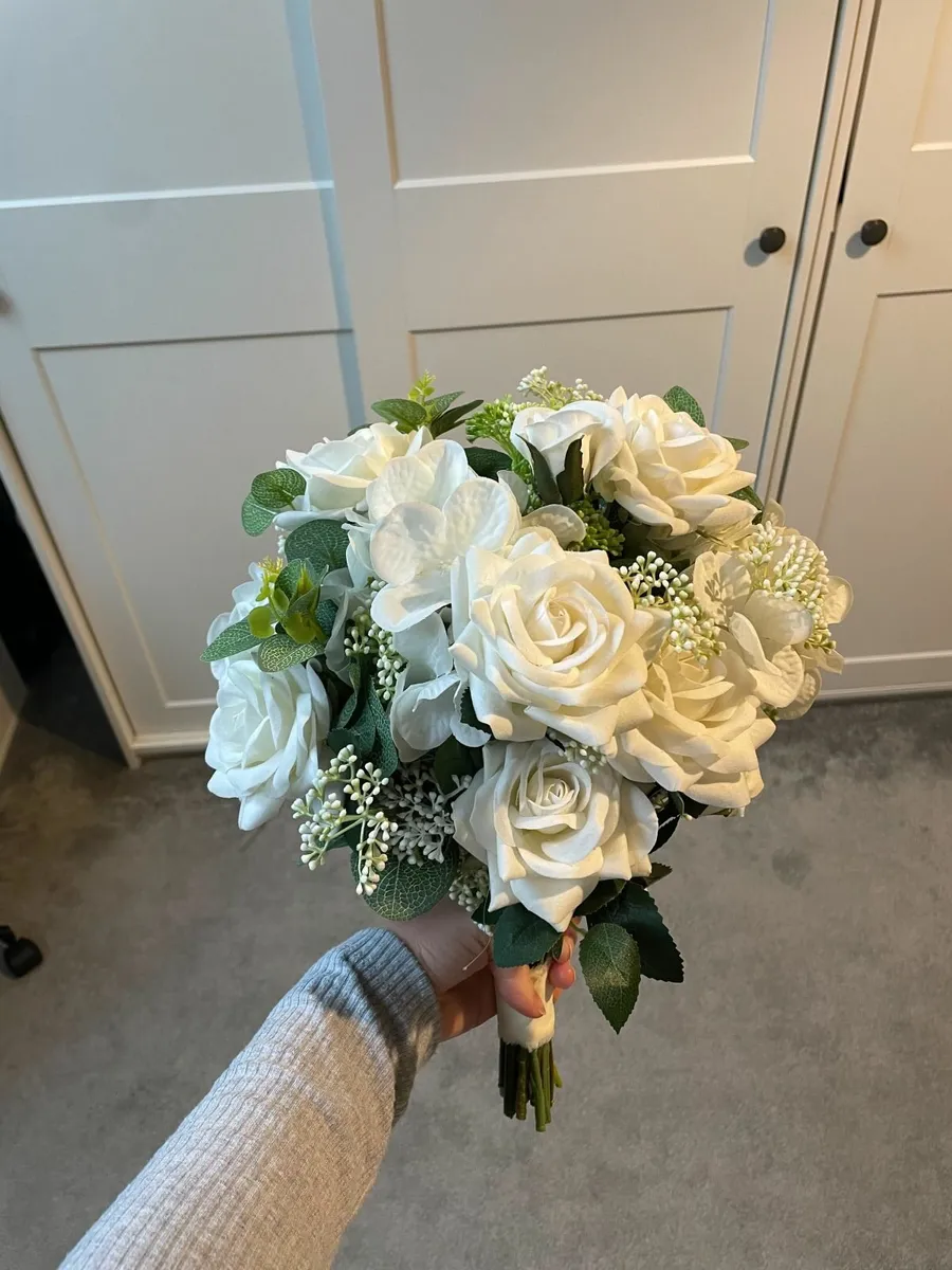 Wedding Flowers & Decorations - Image 1