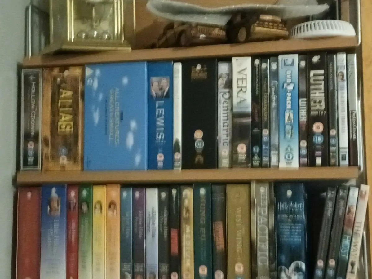 DVD PLAYER AND 500+ DVDS all in perfect condition - Image 2