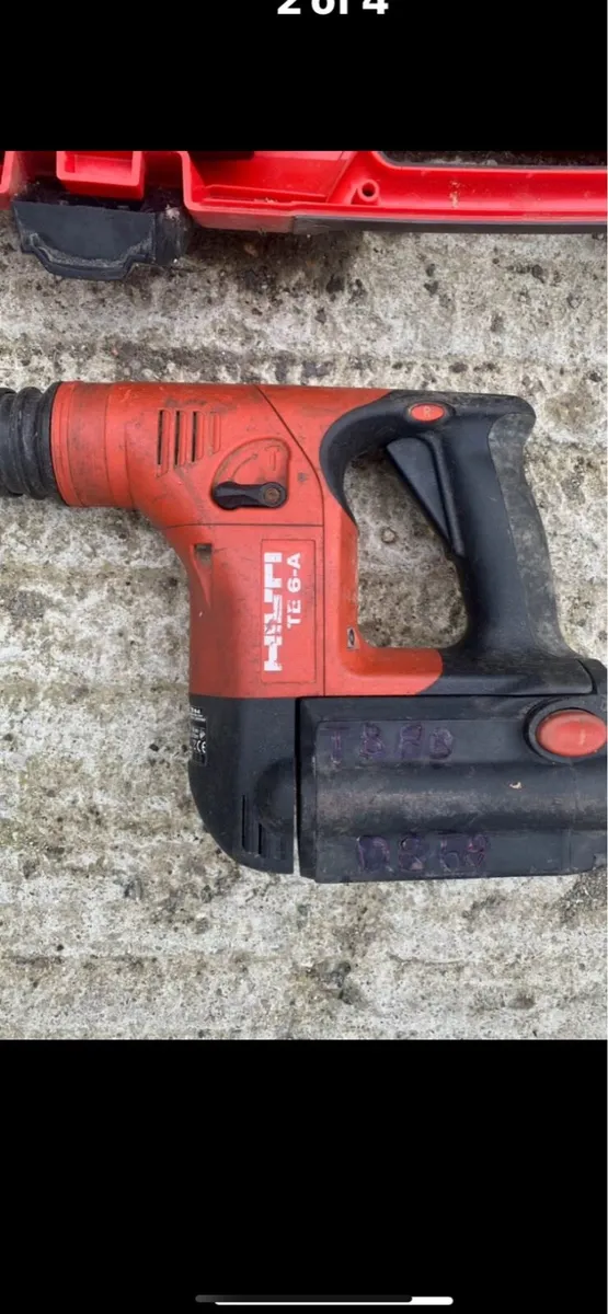 Hilti rotary drill  just needs battery - Image 1