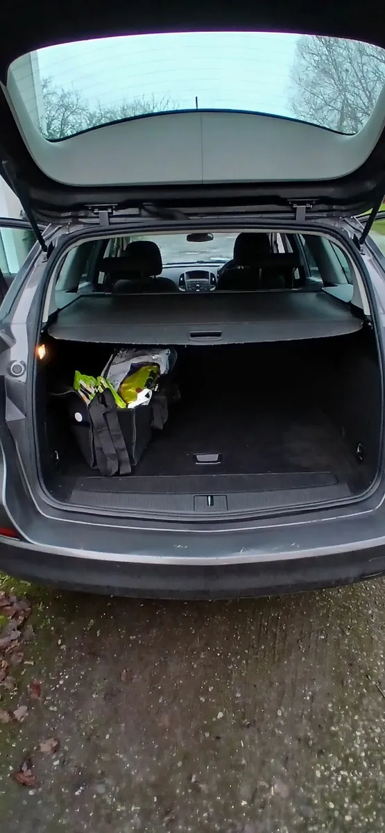 Opel Astra 2011 - Image 3