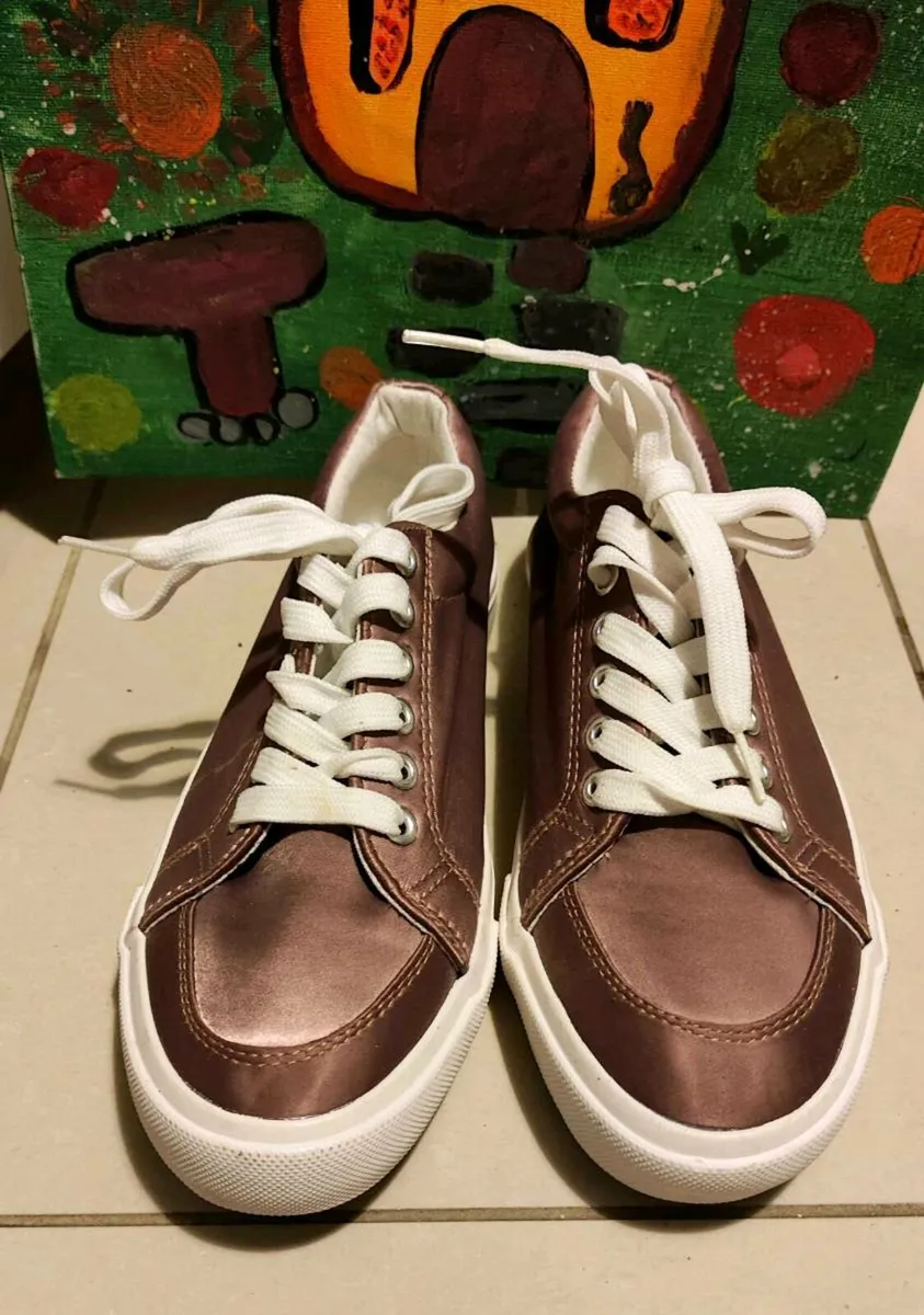 Mauve Satin Sneakers – New Look 915 Generation – E - Image 4