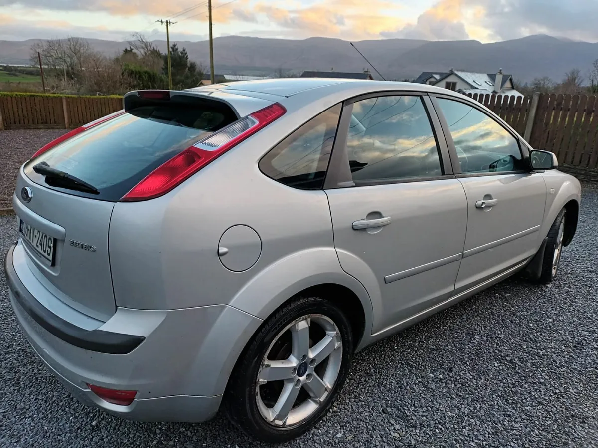 Ford Focus 2008 - Image 2