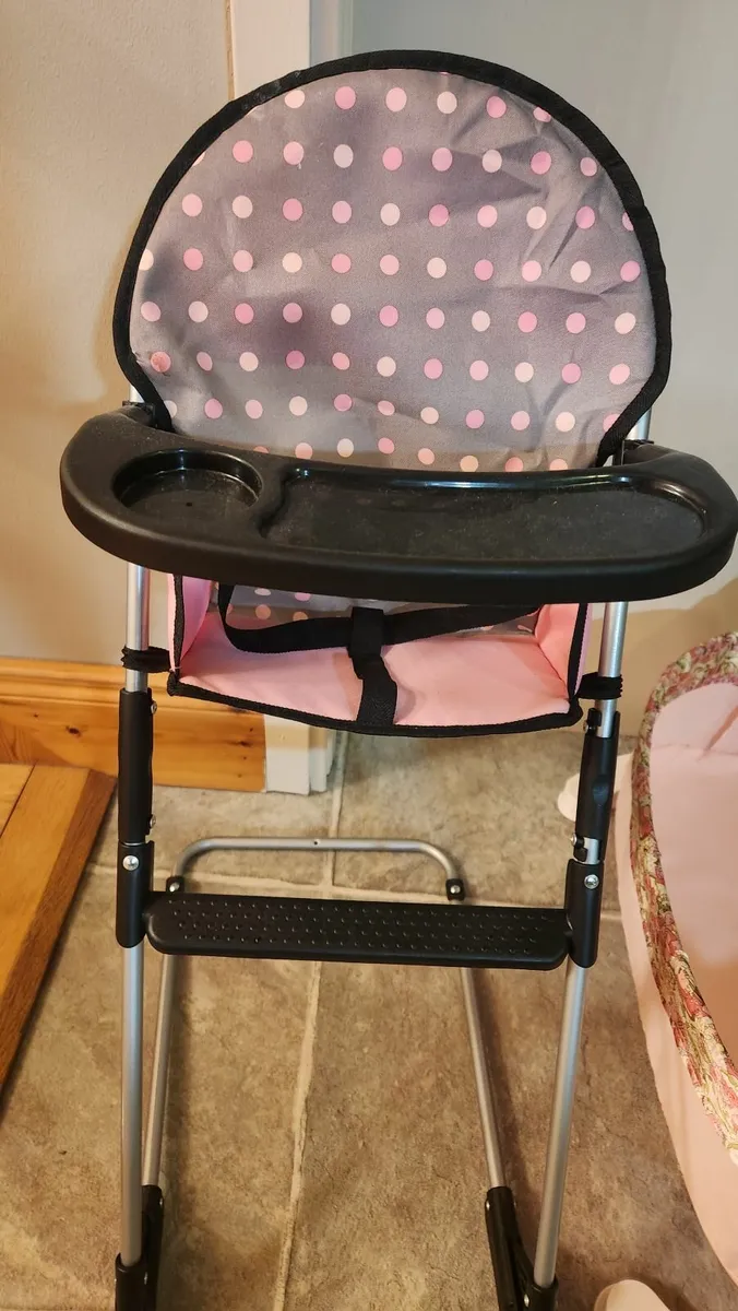 Doll high chair and rock crib - Image 4