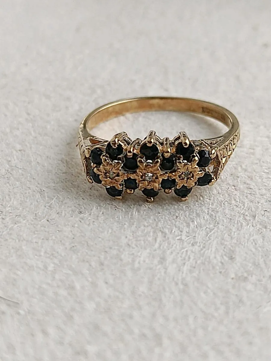 Vintage 9 CT Gold Diamond Sapphire ring, 1975 - Image 1