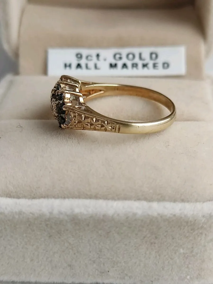 Vintage 9 CT Gold Diamond Sapphire ring, 1975 - Image 3