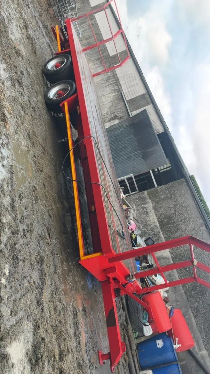 Bale trailer - Image 1