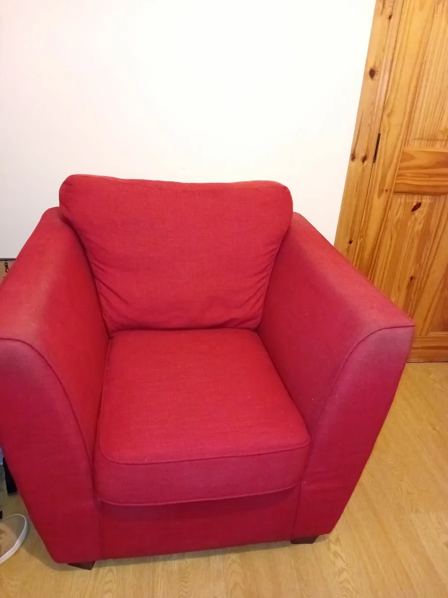 2 Seater sofa bed and 2 arm chairs - Image 3