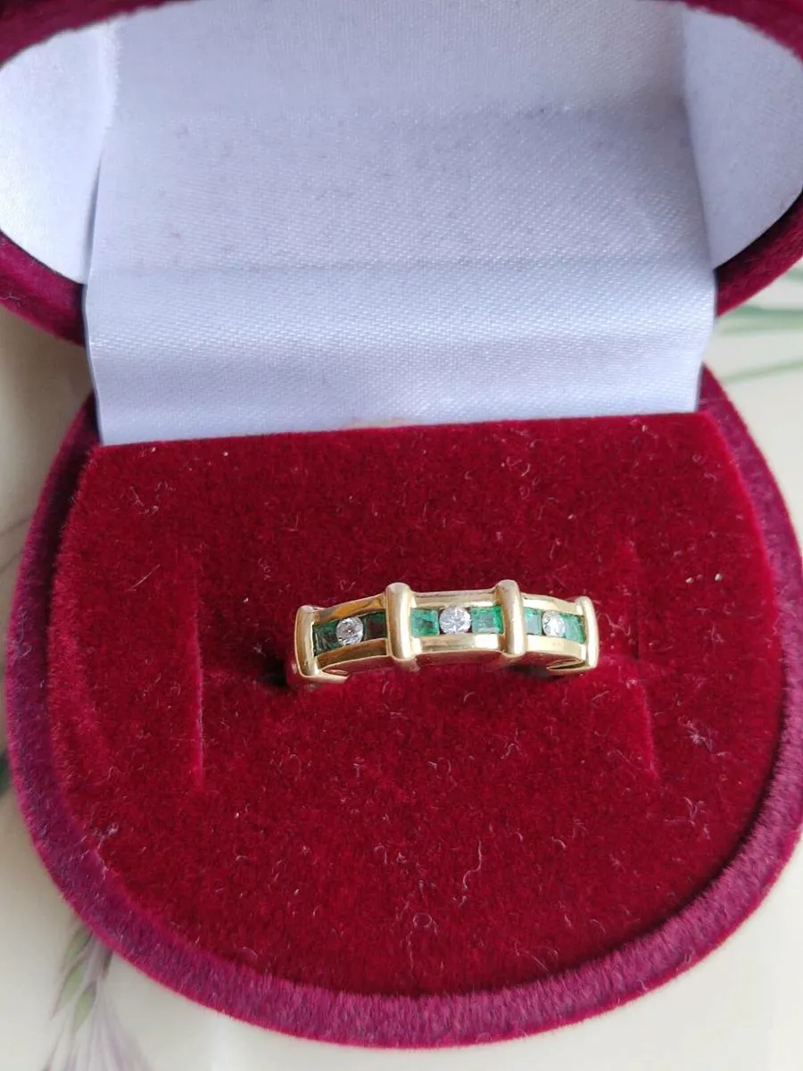 9 CT Gold Diamonds Emerald ring - Image 4