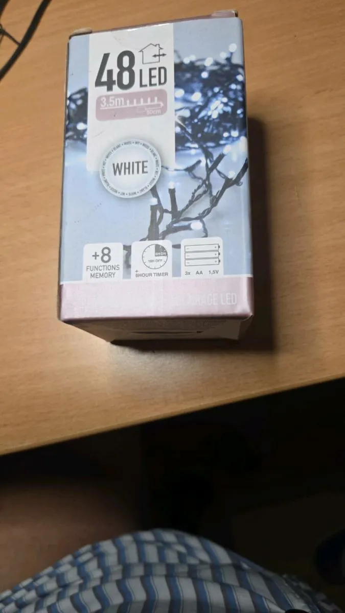 Battery operated Christmas lights indoor and outdo - Image 1