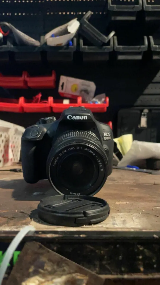 Canon 600 1300 camera - Image 1