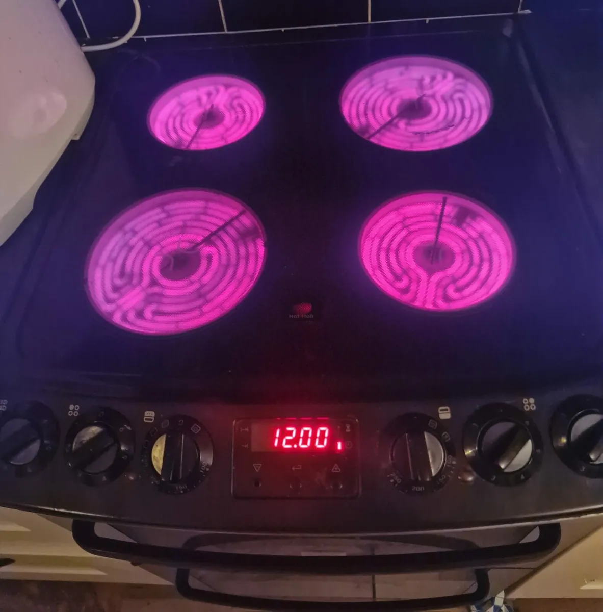 Zanussi cooker working perfect free delivery - Image 2