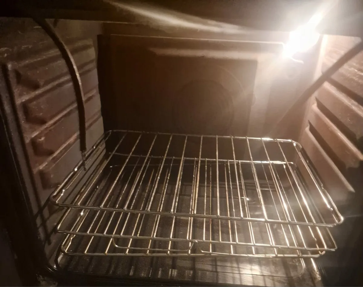 Zanussi cooker working perfect free delivery - Image 3