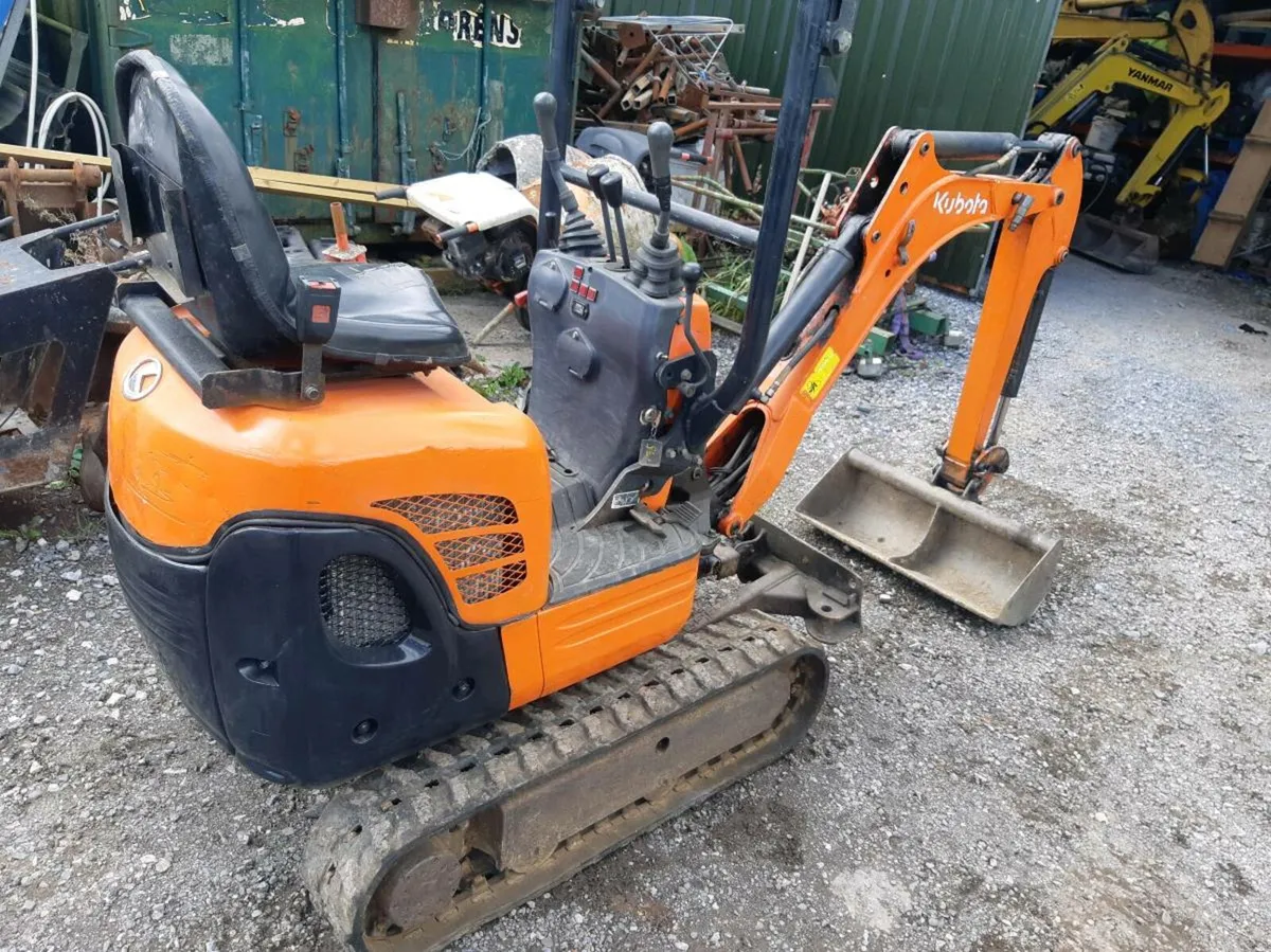 Mini digger very good condition - Image 2