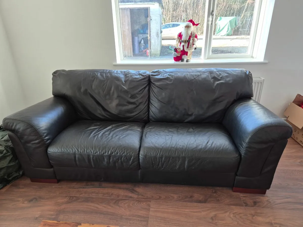 Leather Couch and matching chair - Image 1