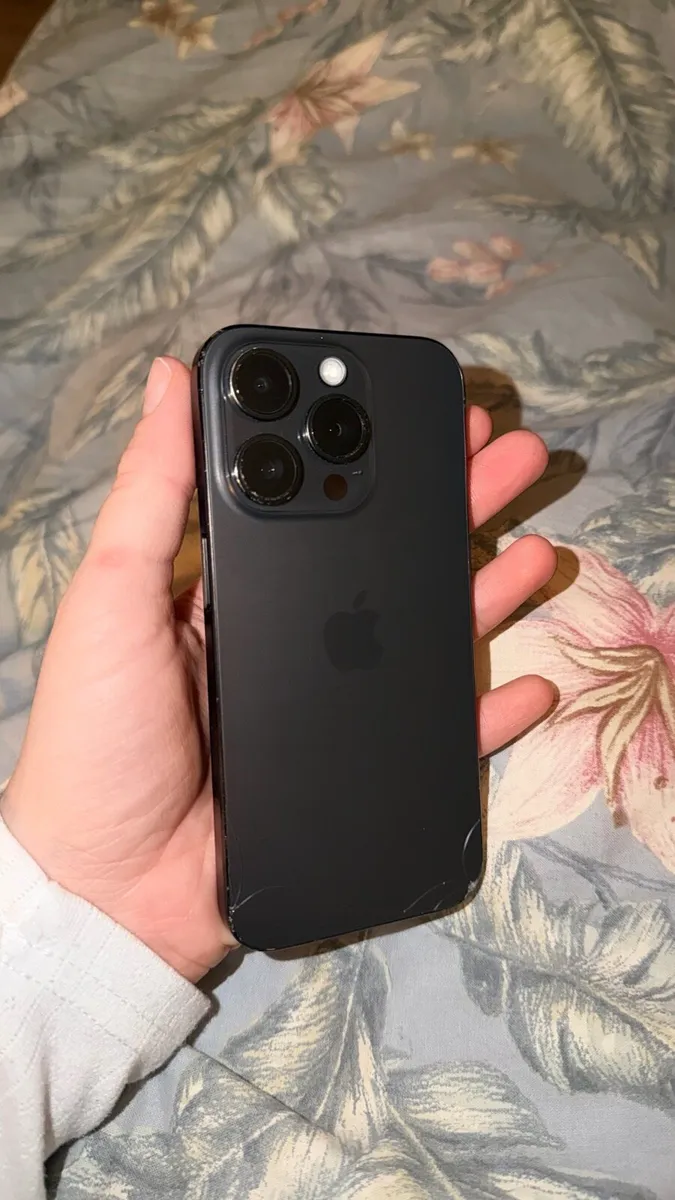iPhone 15 Pro - Image 2
