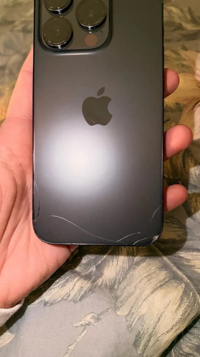 iPhone 15 Pro - Image 4