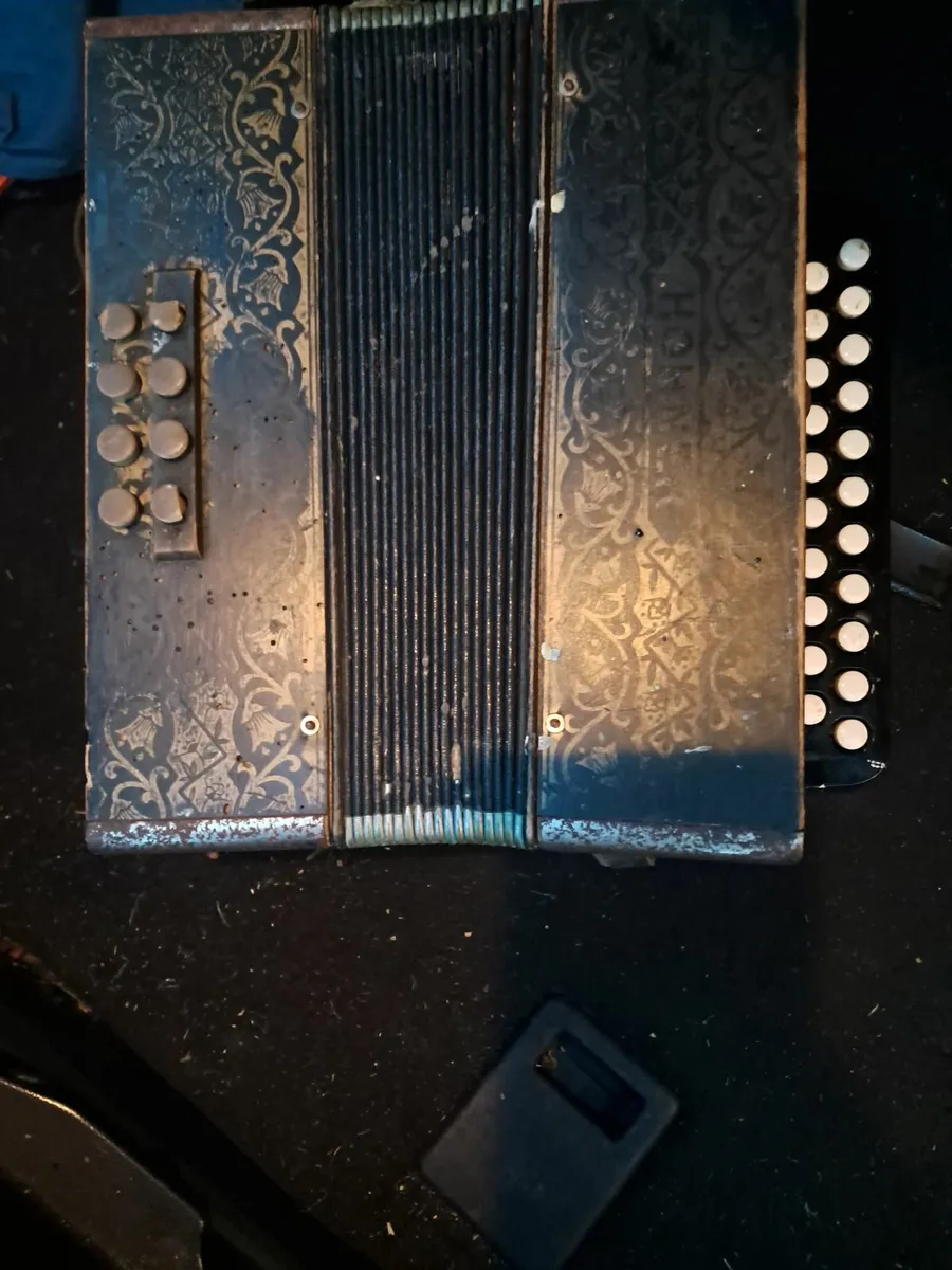 Antique accordion - Image 2