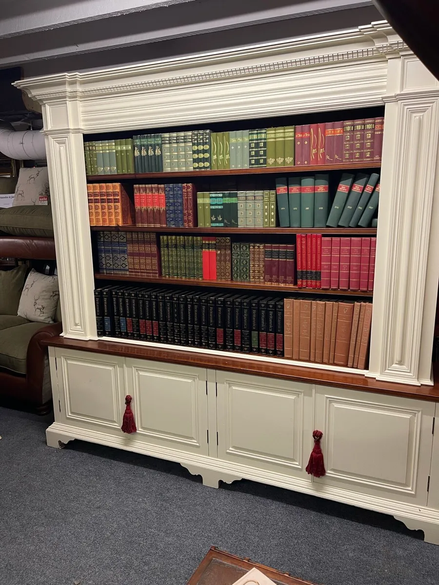 Hand made book case 🎄🎄🎄 - Image 4