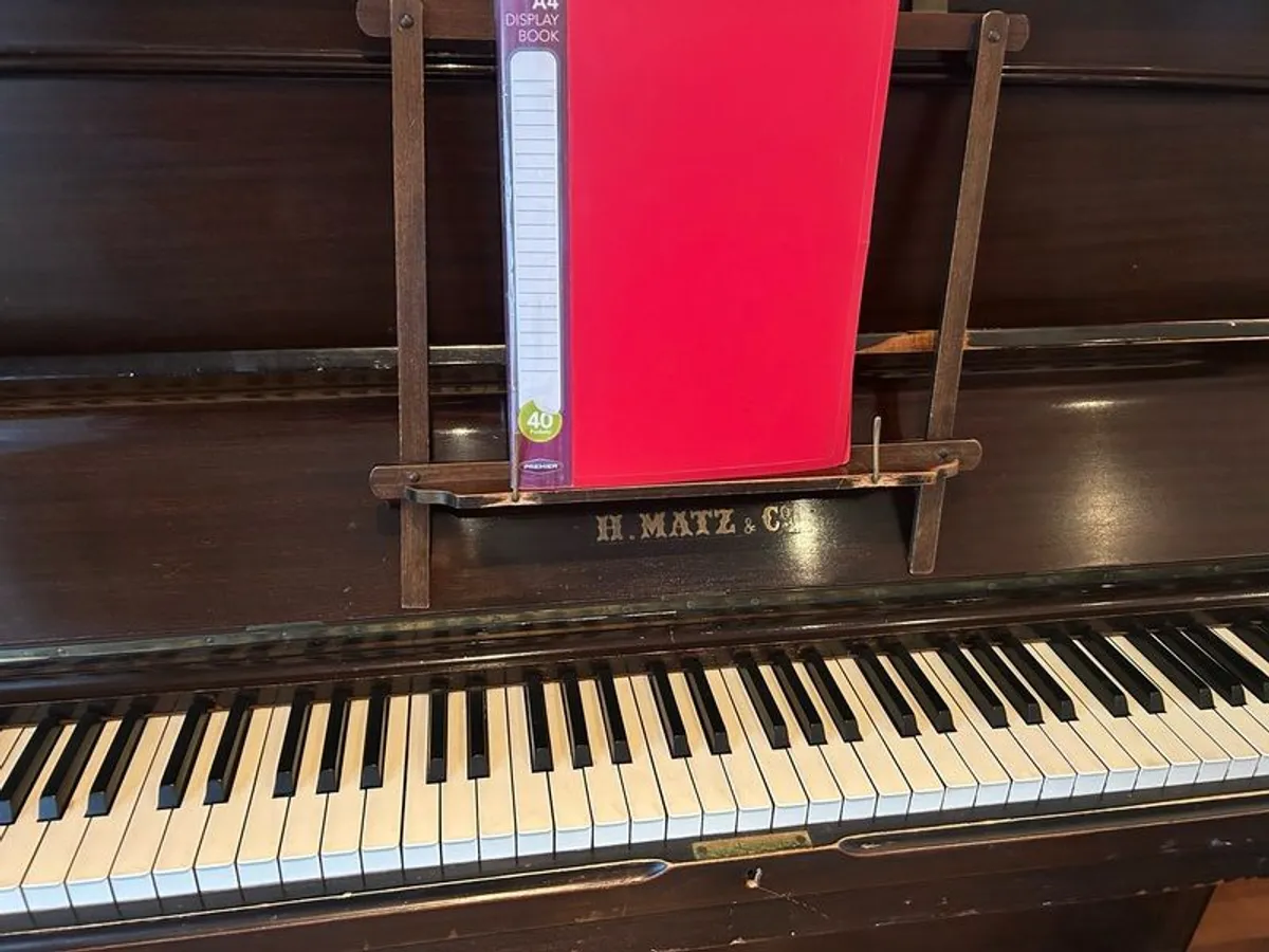 Beautiful Piano - Image 4