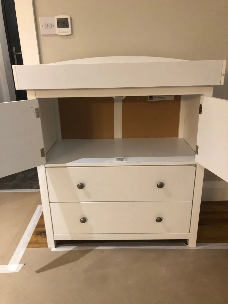 Chest drawers with changing unit - Image 2