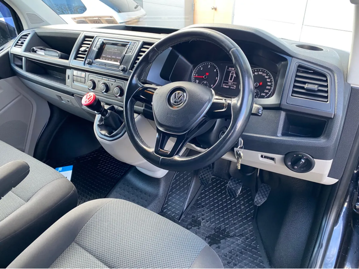 Volkswagen Transporter 150HP 2.0TDI T6 PVL 3T - Image 2