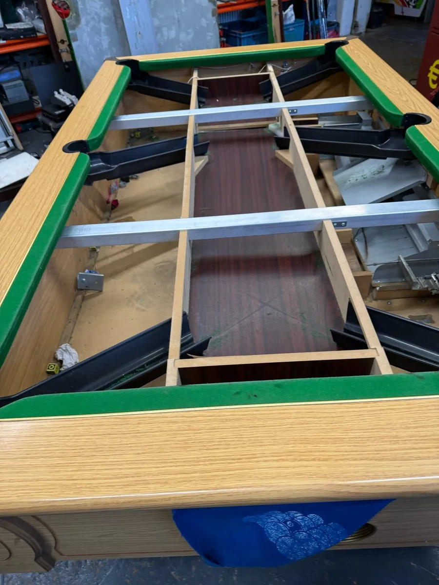 Pool table - Image 2
