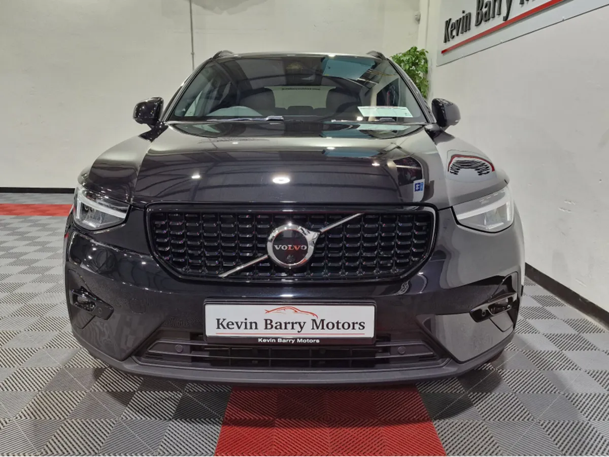 Volvo XC40 T4 PLUS DARK RECHARGE AUTOMATIC **ONE O - Image 3