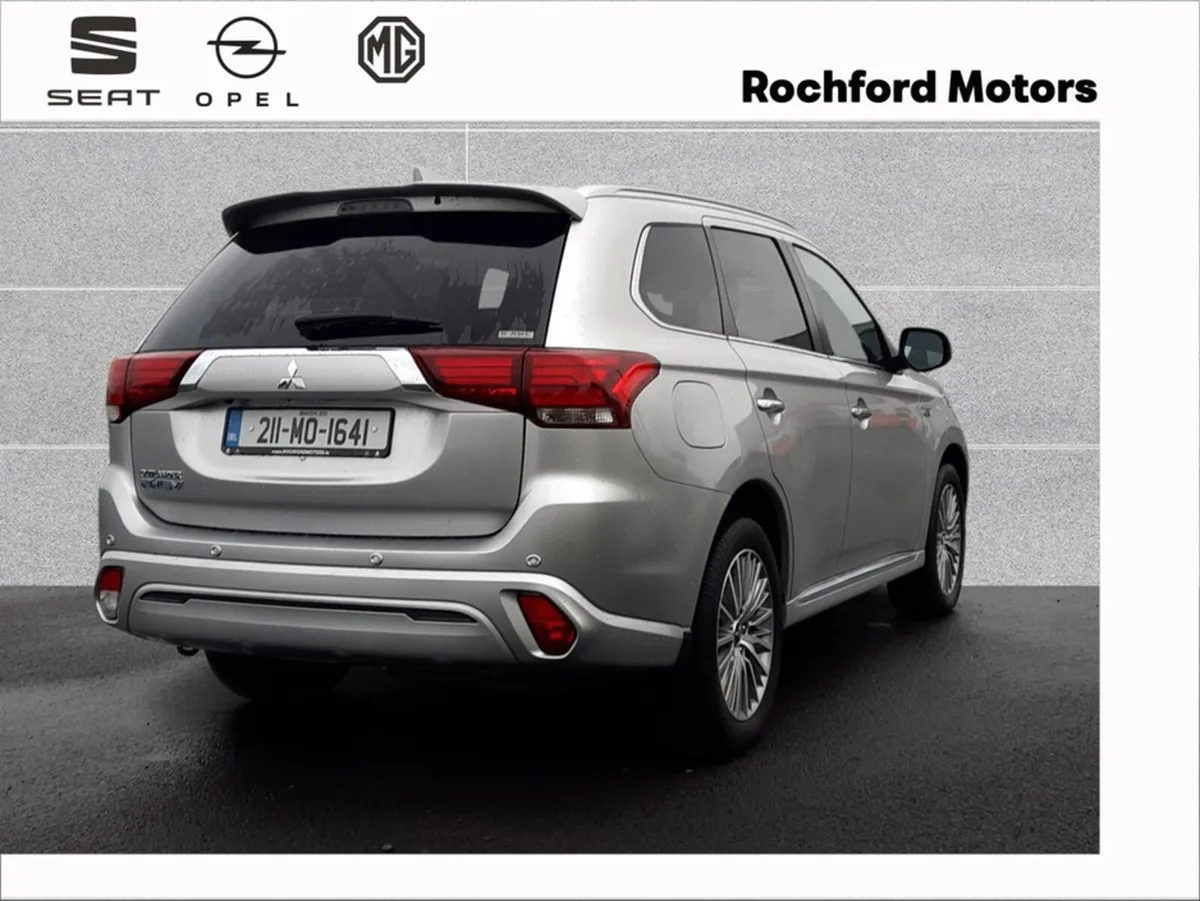 Mitsubishi Outlander PHEV INSTYLE 4DR AUTO - Image 4