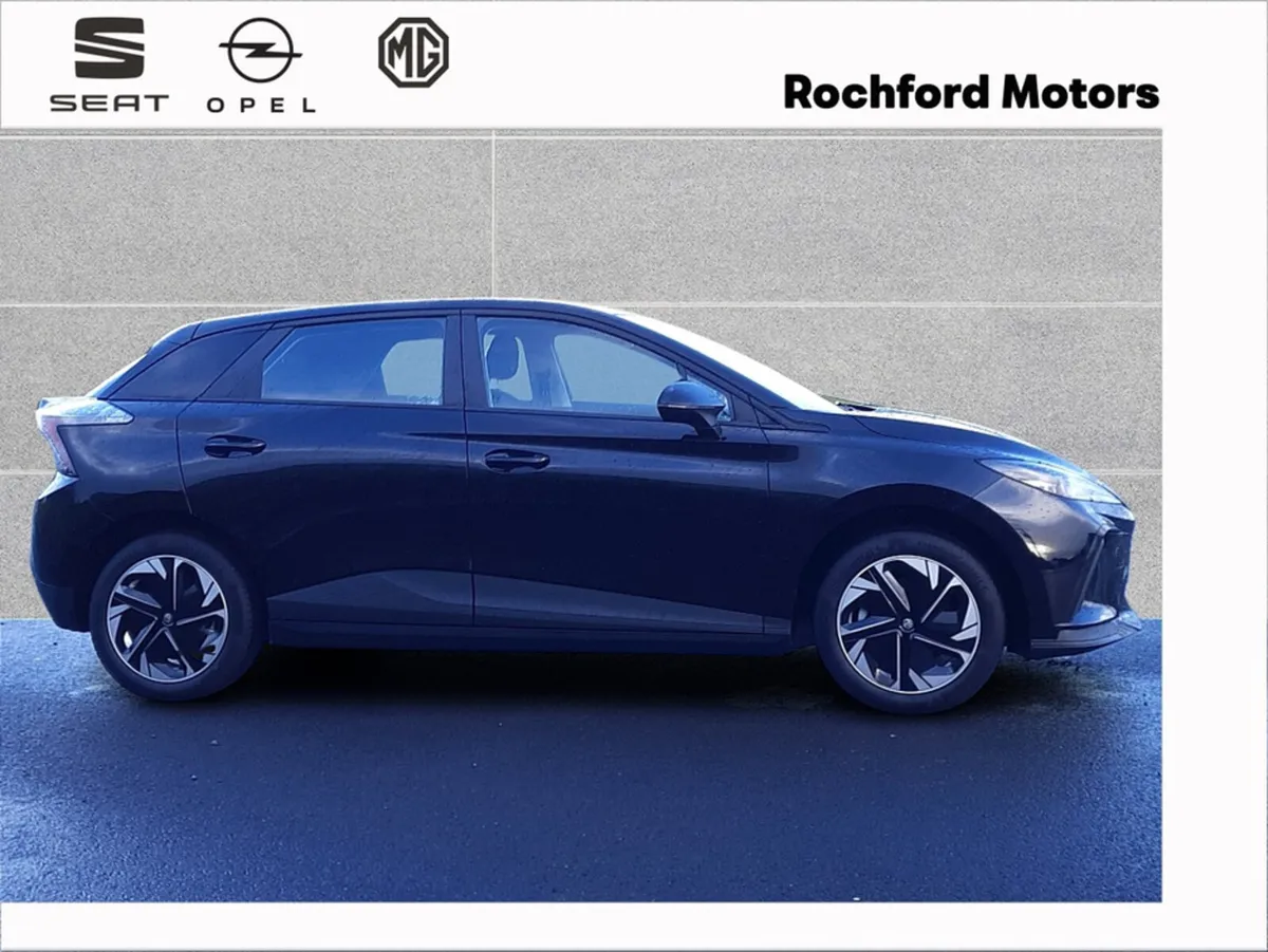 MG MG4 *0% Finance* Excite 350kms range - Image 3