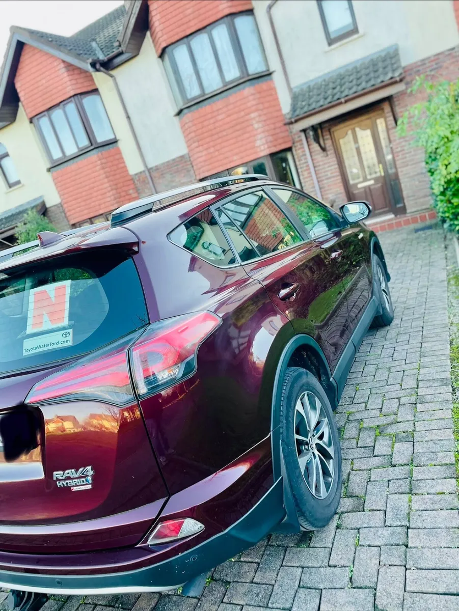 Toyota RAV4 2017 - Image 2