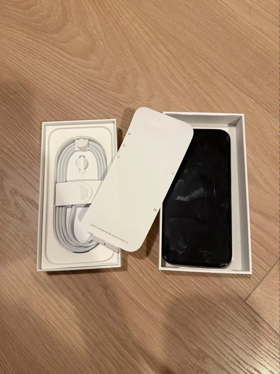 Iphone 16 Pro Titanium Black 256 GB - Image 2