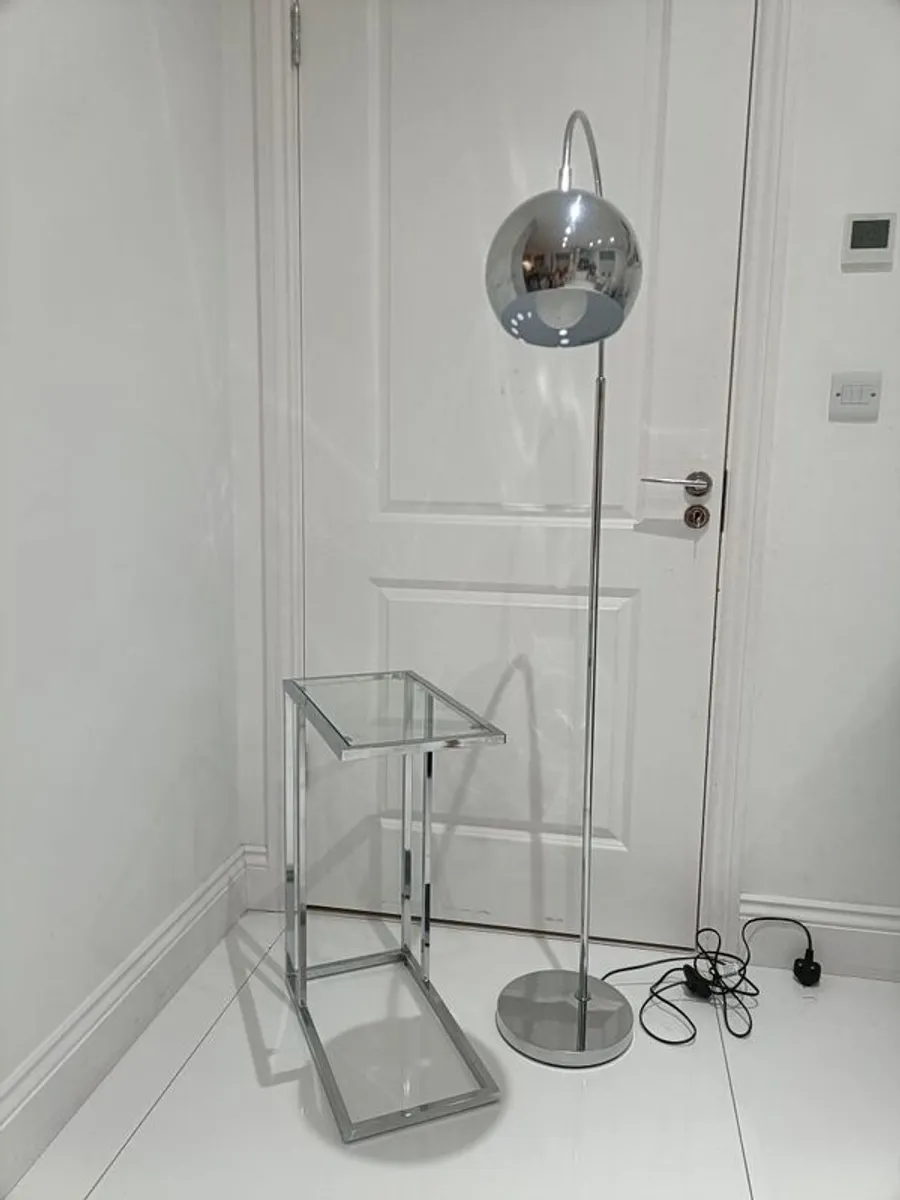 Chrome arc floor lamp with matching sofa table - Image 1