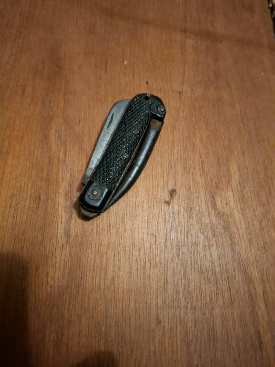 Old army clasp knife - Image 1