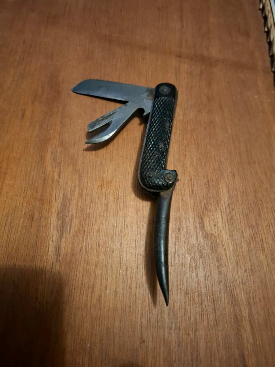 Old army clasp knife - Image 2