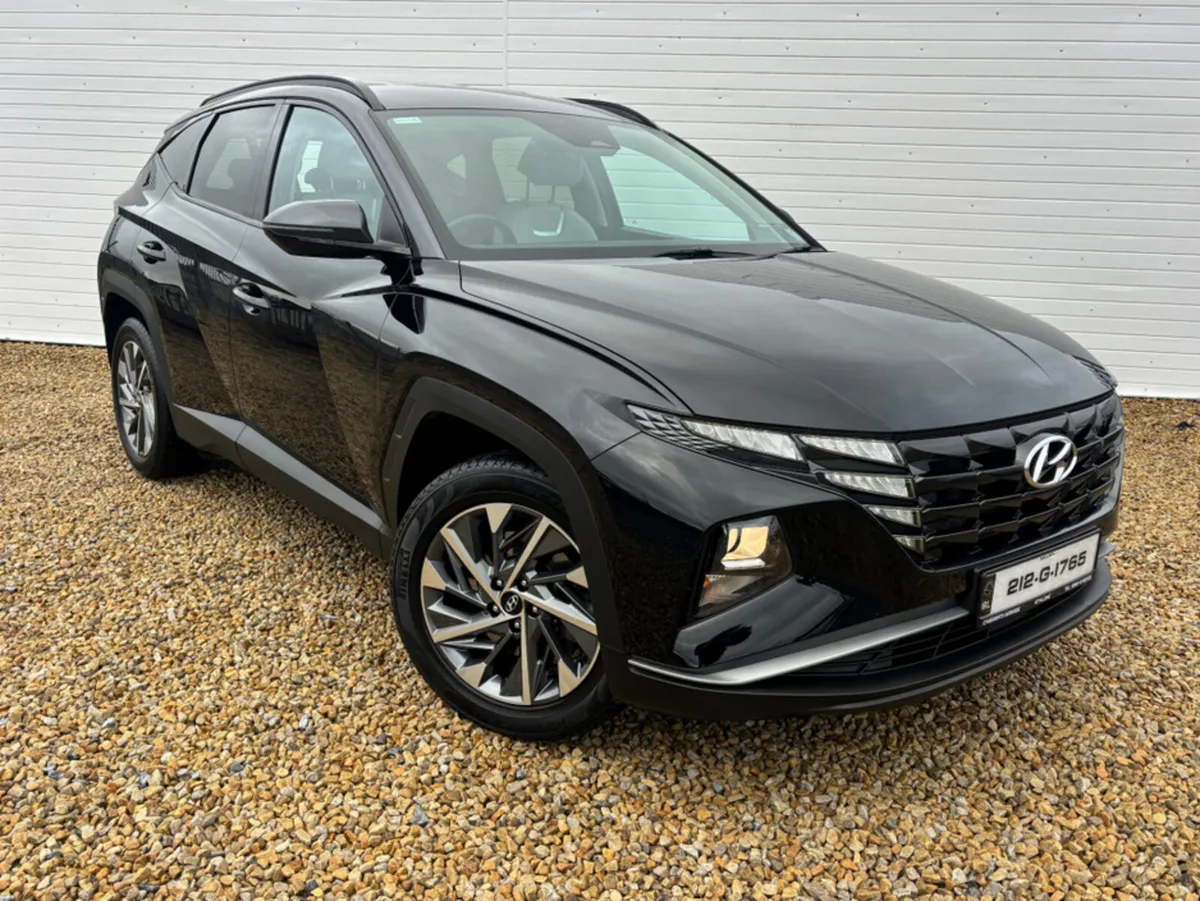 Hyundai Tucson IX35 EXECUTIVE TWO TONE ROOF 5DR - Image 1