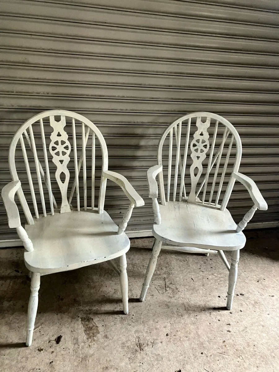 2 farmhouse carvers - Image 1