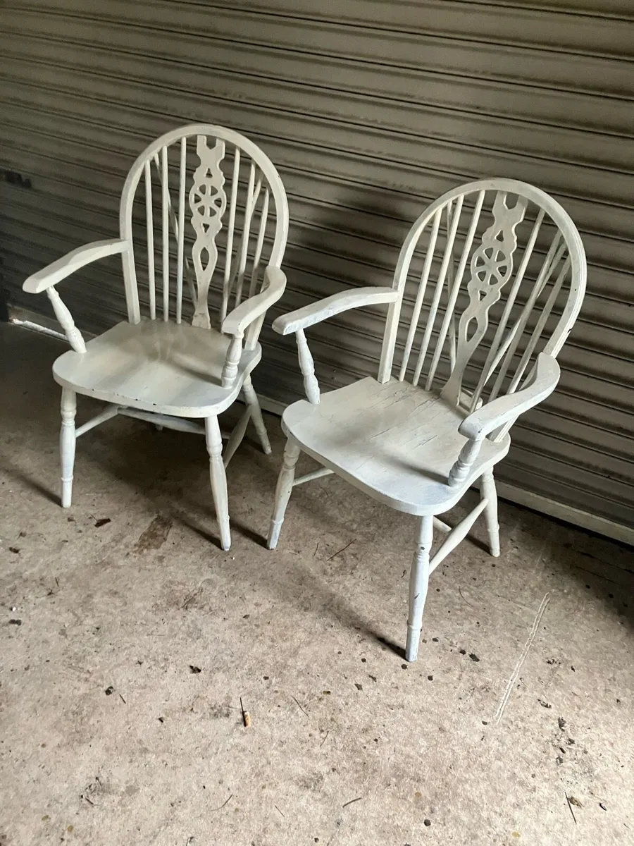 2 farmhouse carvers - Image 2