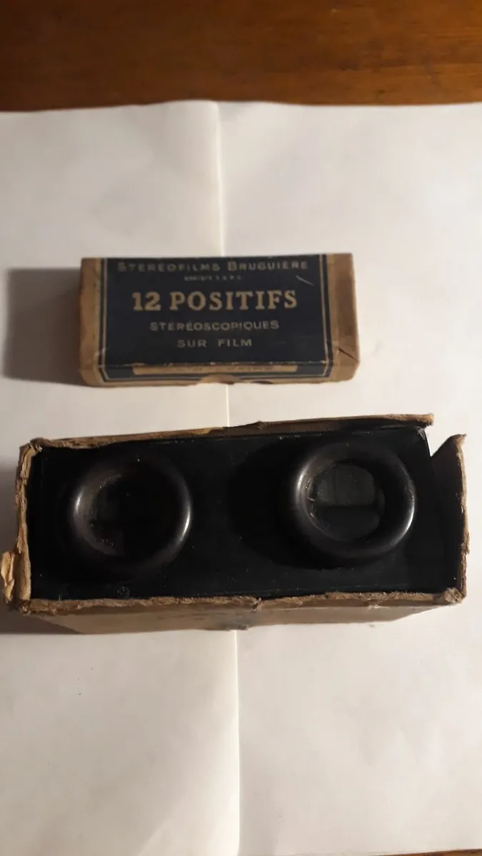 Vintage Stereoscope - Image 3