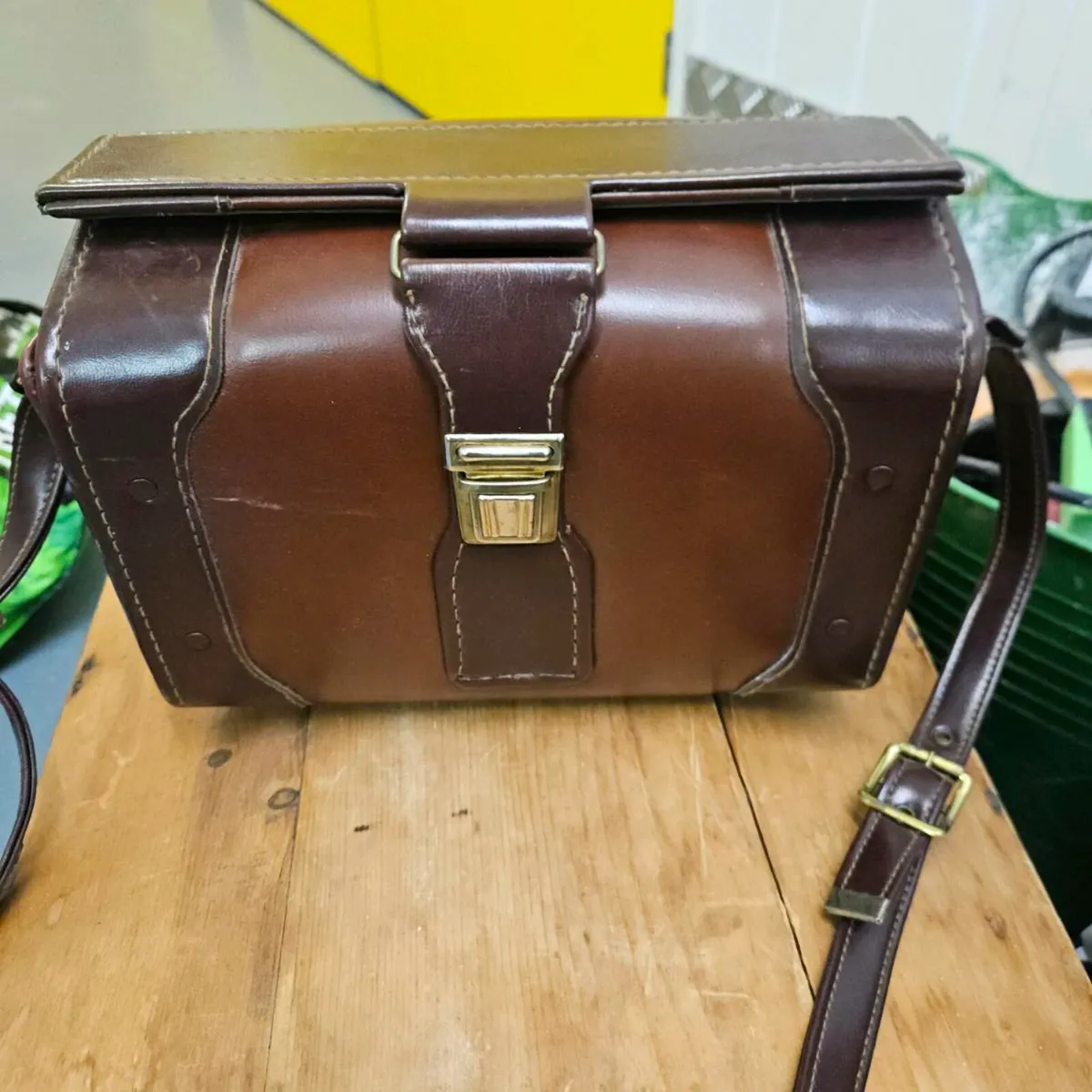 Vintage camera bag - Image 1